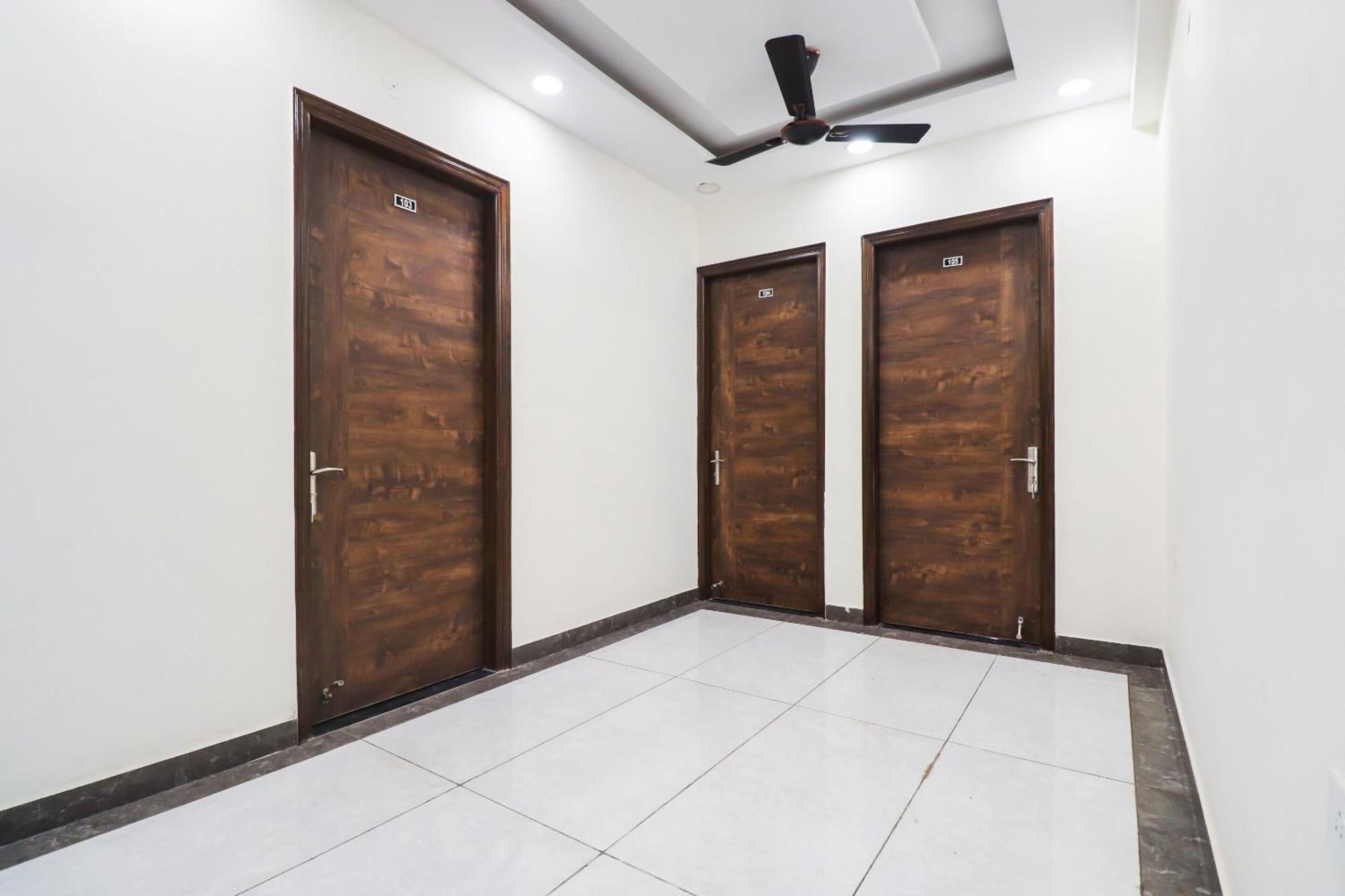 Collection O Green Leaf Residency Gurgaon Exterior photo